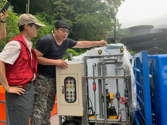 水利署人員於現場預先佈設 Qwater 移動式緊急淨水設備
